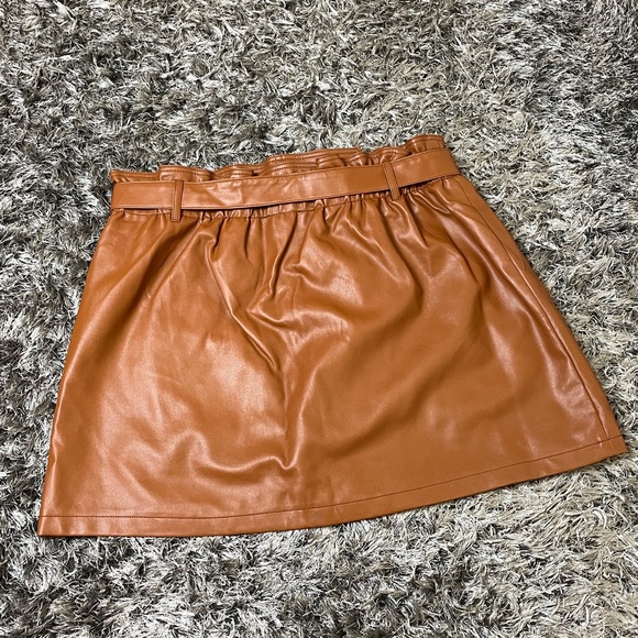 Faux Leather Belted Skirt from Forever 21 - Picture 3 of 3